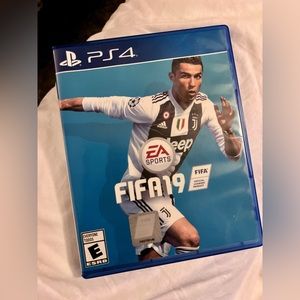 FIFA 19 PS4 game